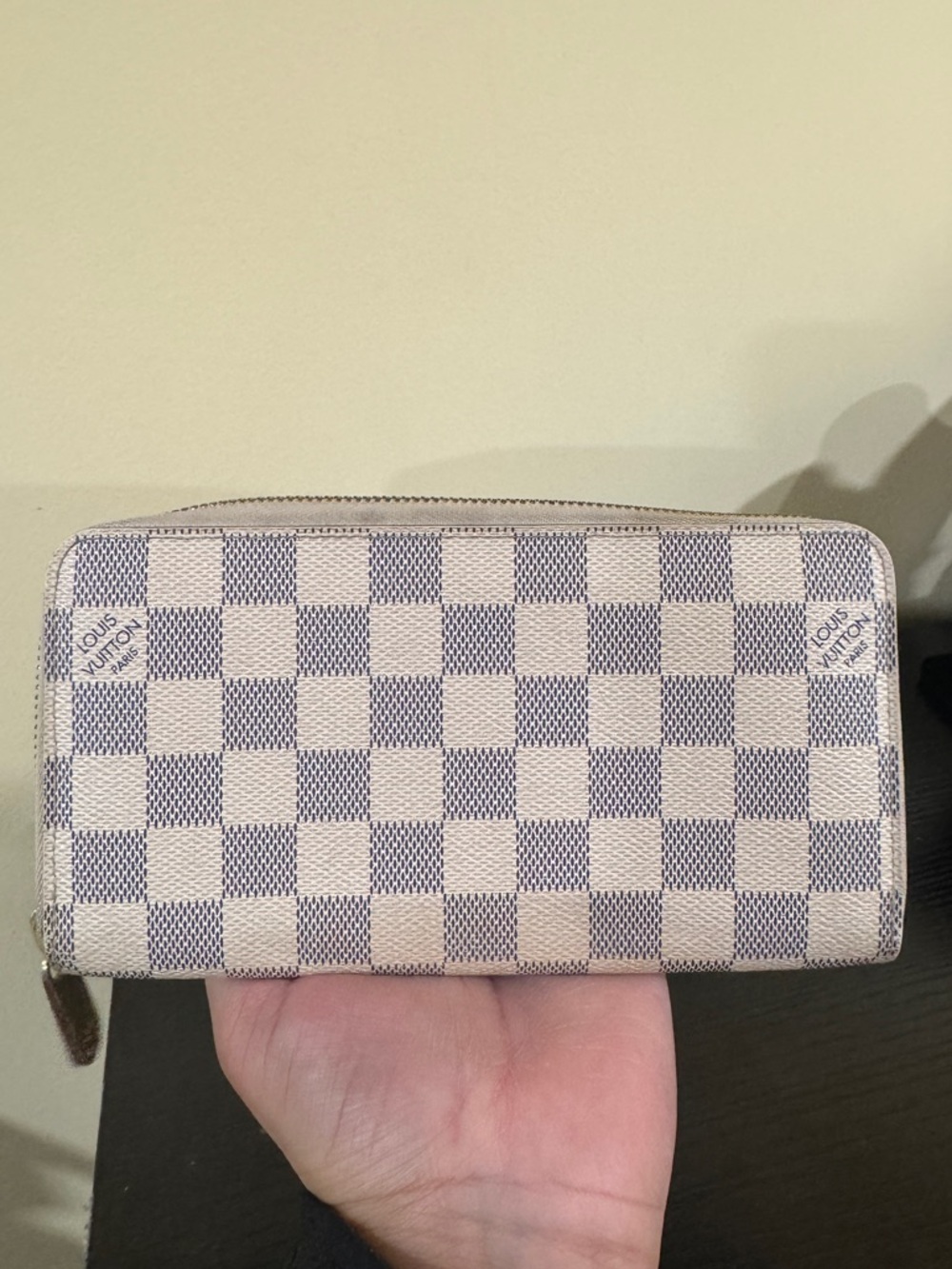 Louis Vuitton Zip Around Wallet - Picture 2 of 16